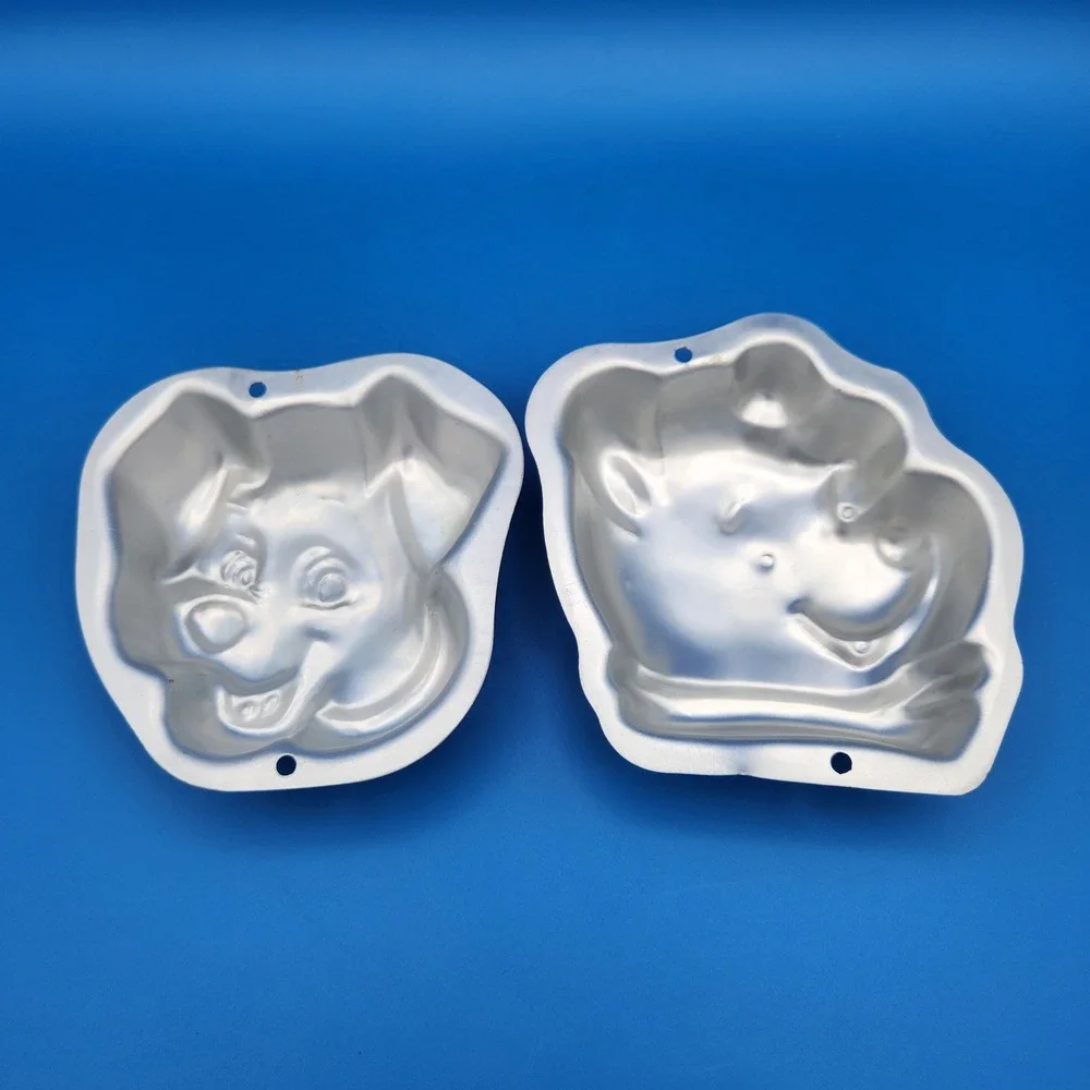 Wilton Set of Small Aluminum Cake Pans Pooh and Dalmation 5